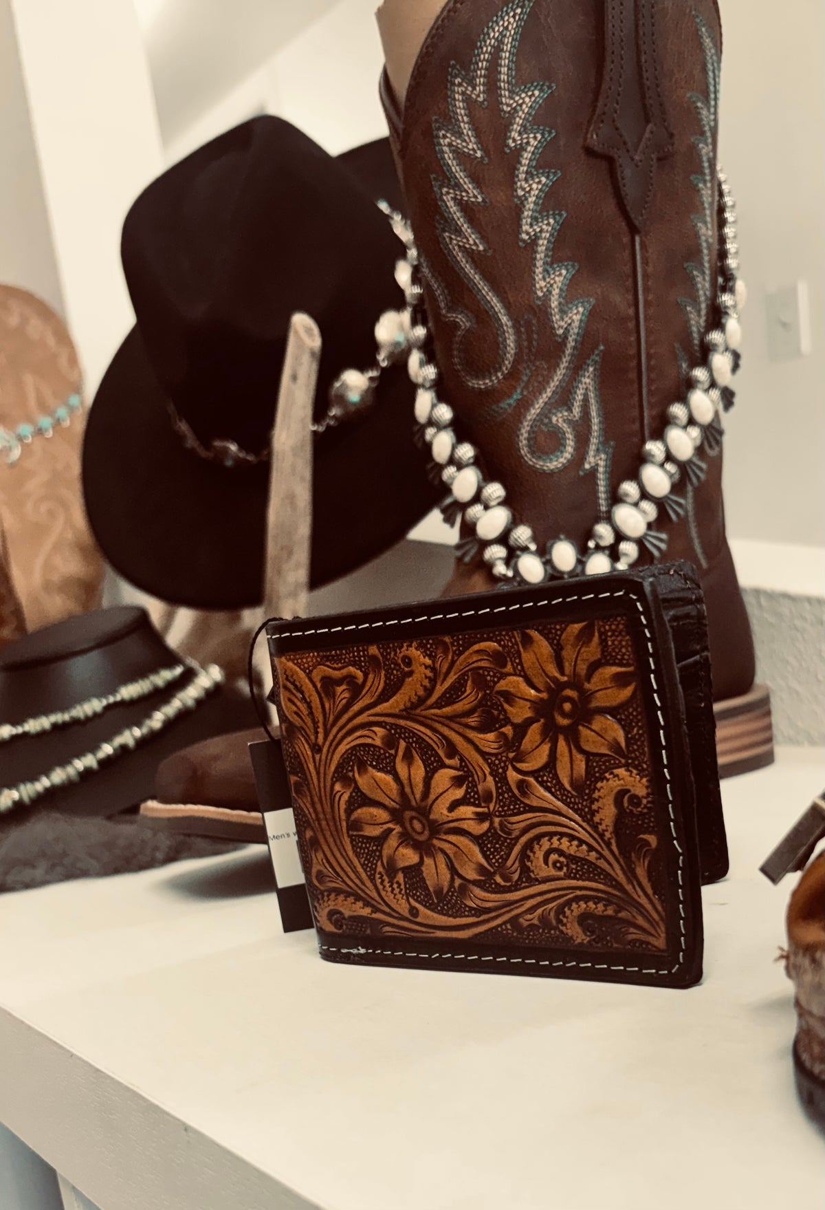 Men’s wallet tooled floral