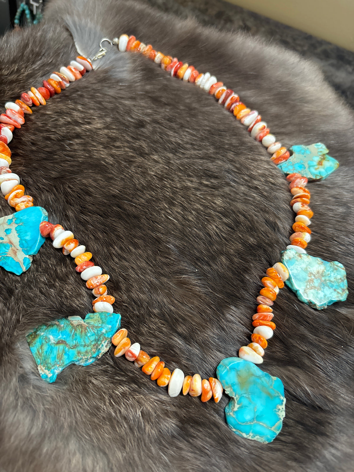 Spiny Oyster/w Dyed Jasper Stone