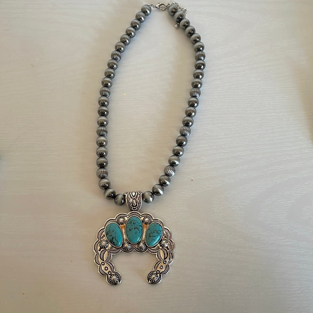 Ladron Naja necklace