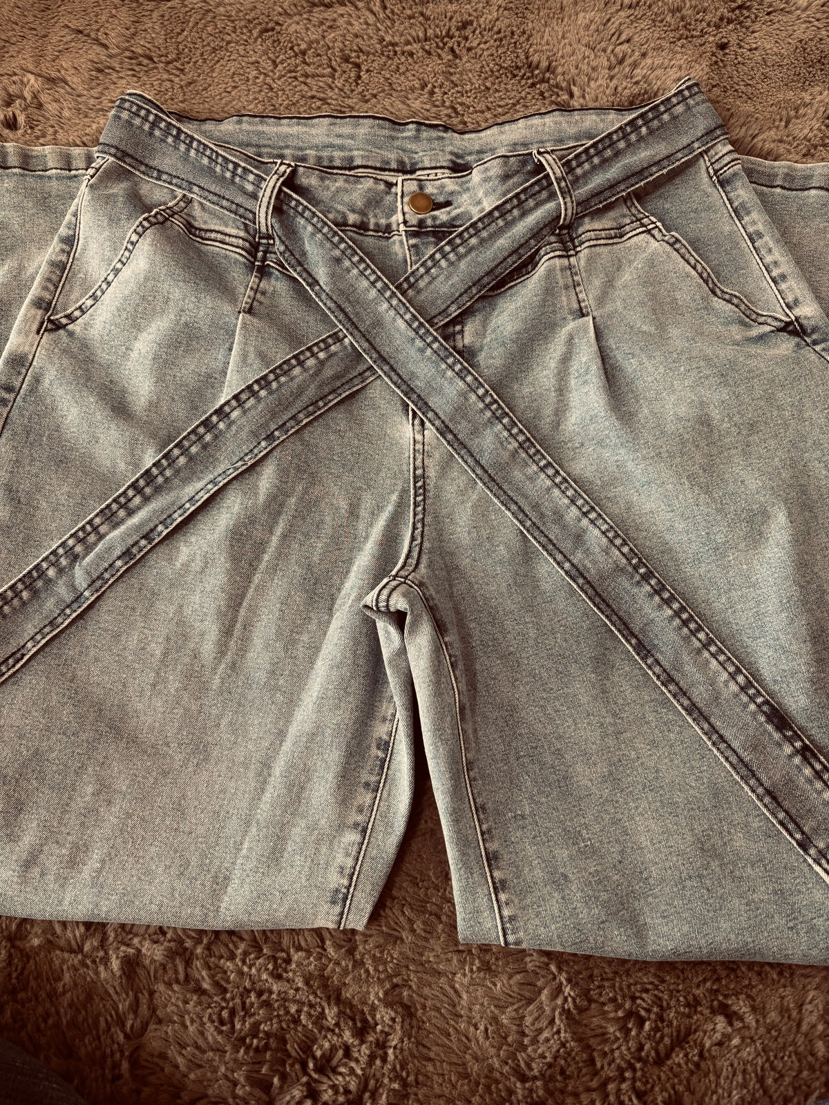 Bow tie jeans