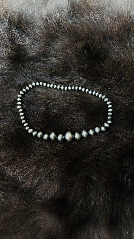 Graduated Pearl Bracelet