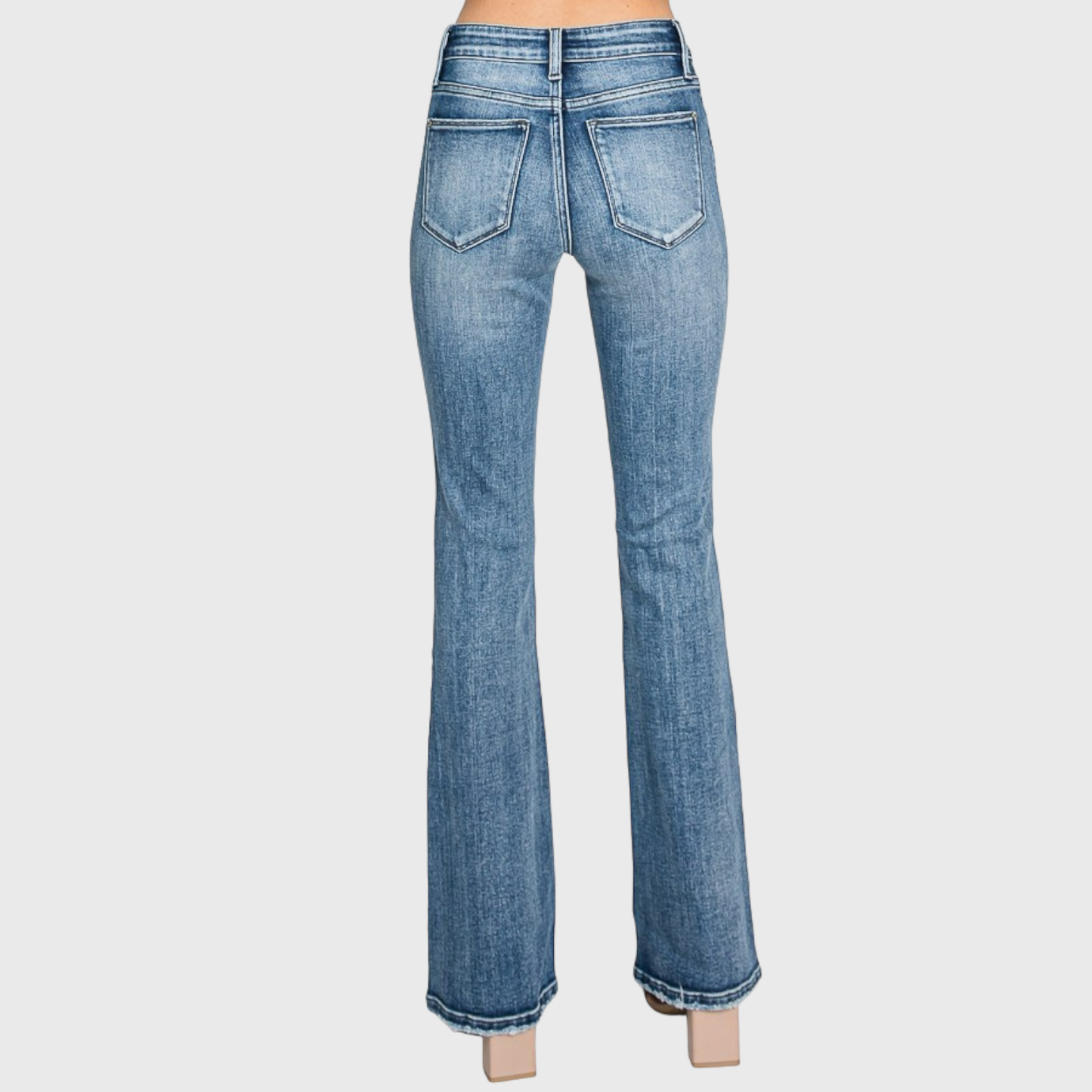 CLASSIC BOOTCUT JEANS
