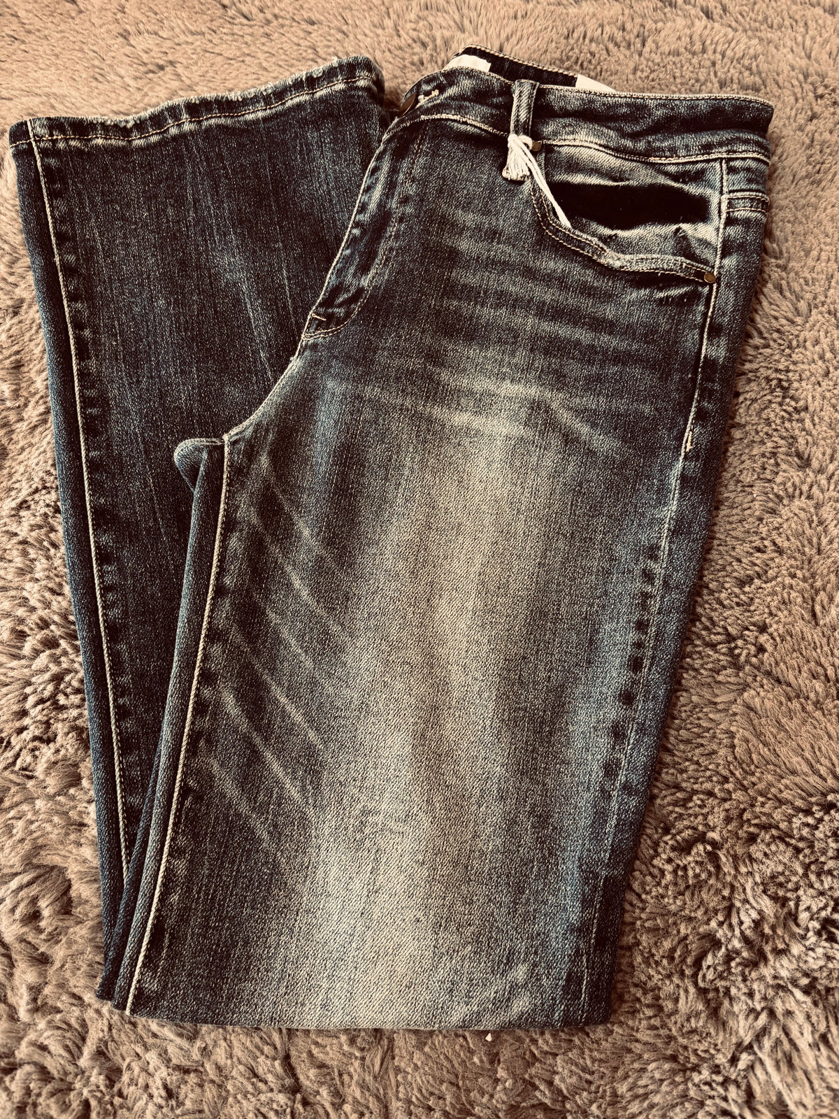 CLASSIC BOOTCUT JEANS