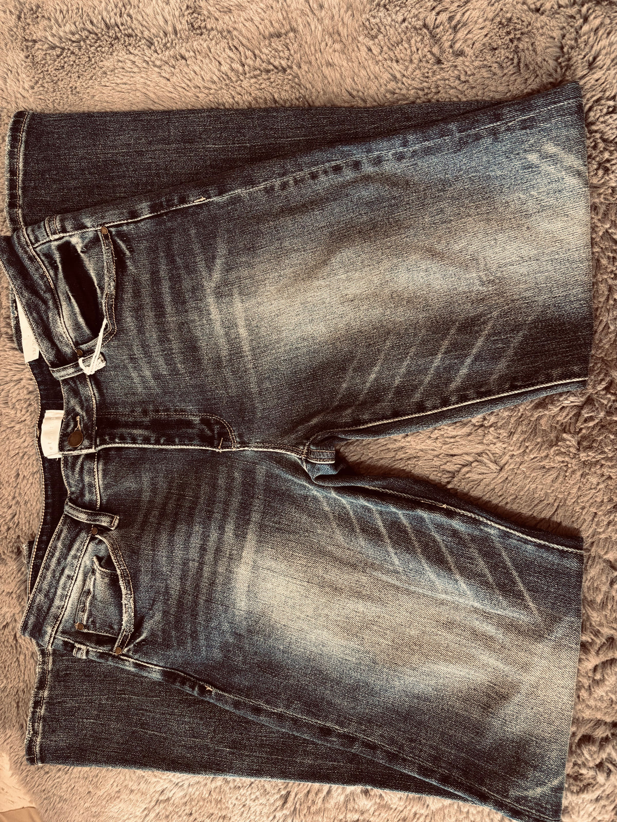 CLASSIC BOOTCUT JEANS