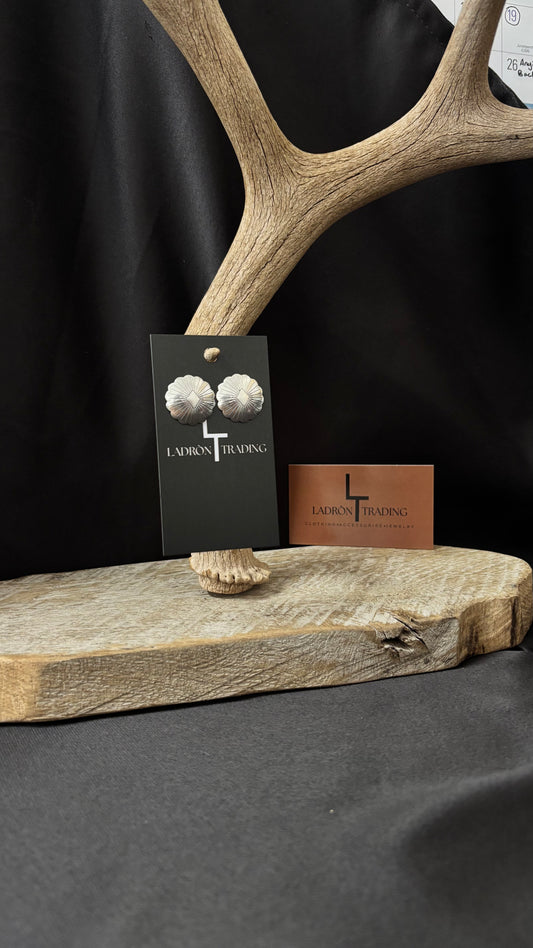 Ladròn Sterling silver stud