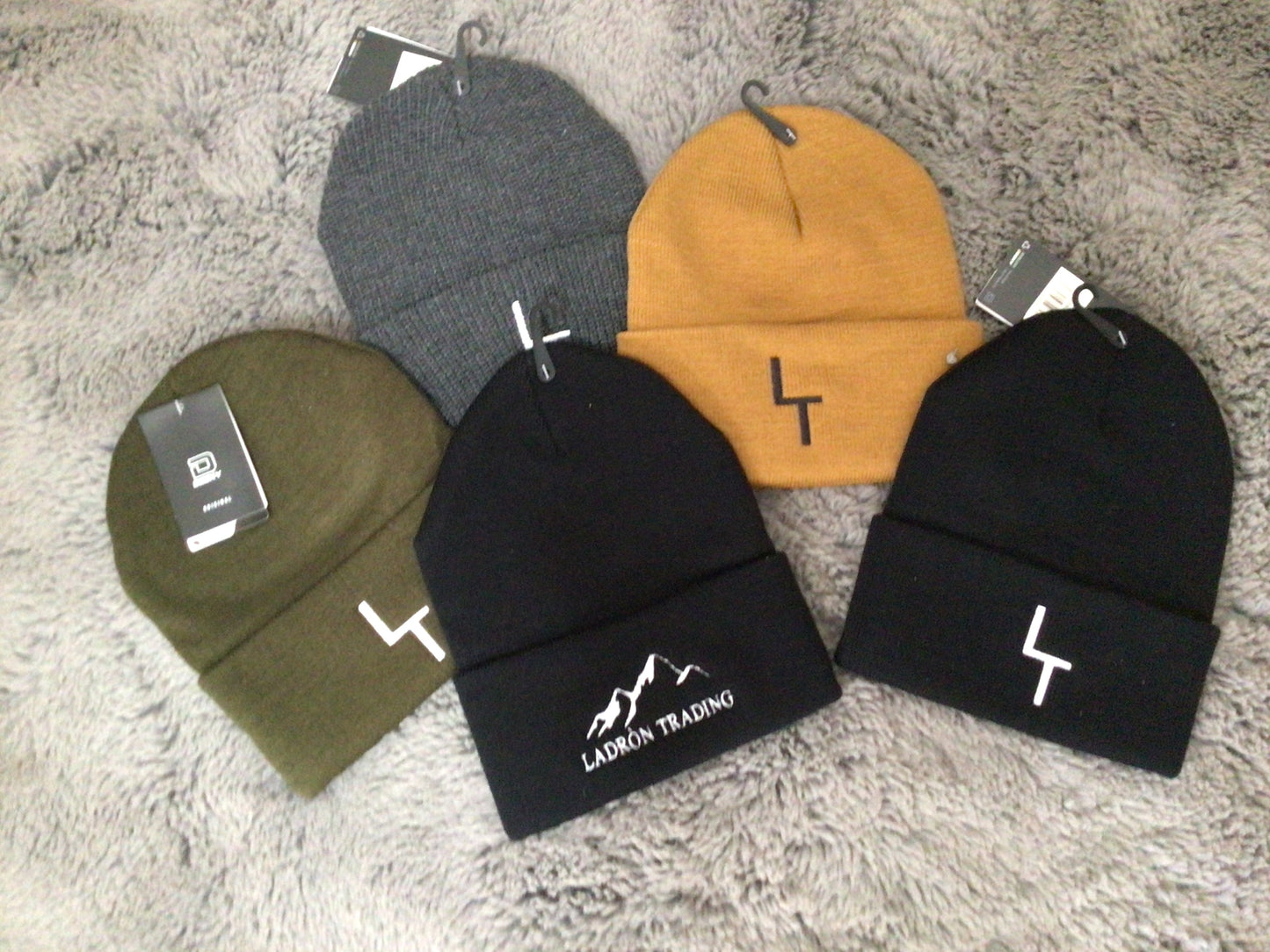 Ladròn trading beanies