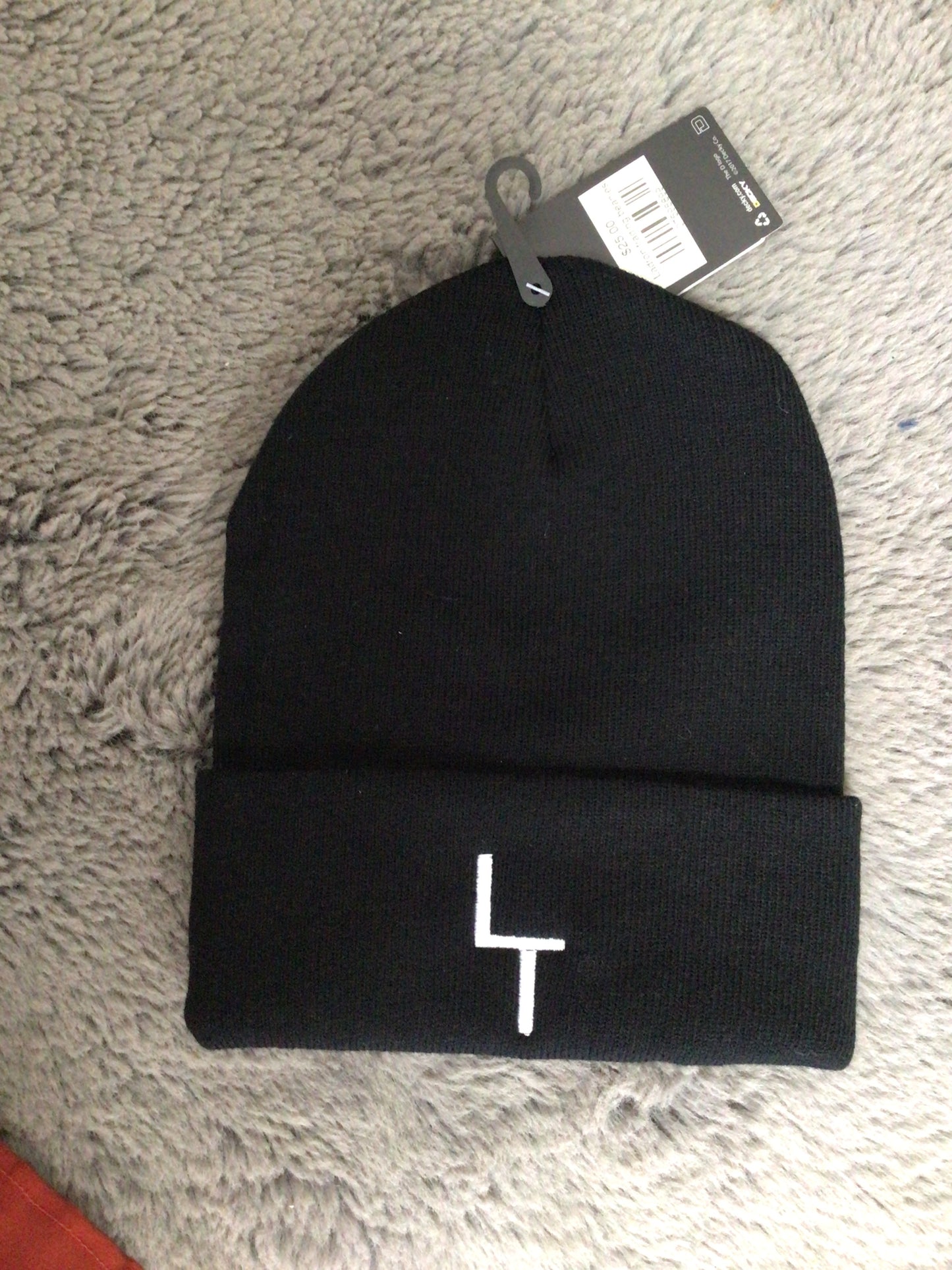 Ladròn trading beanies