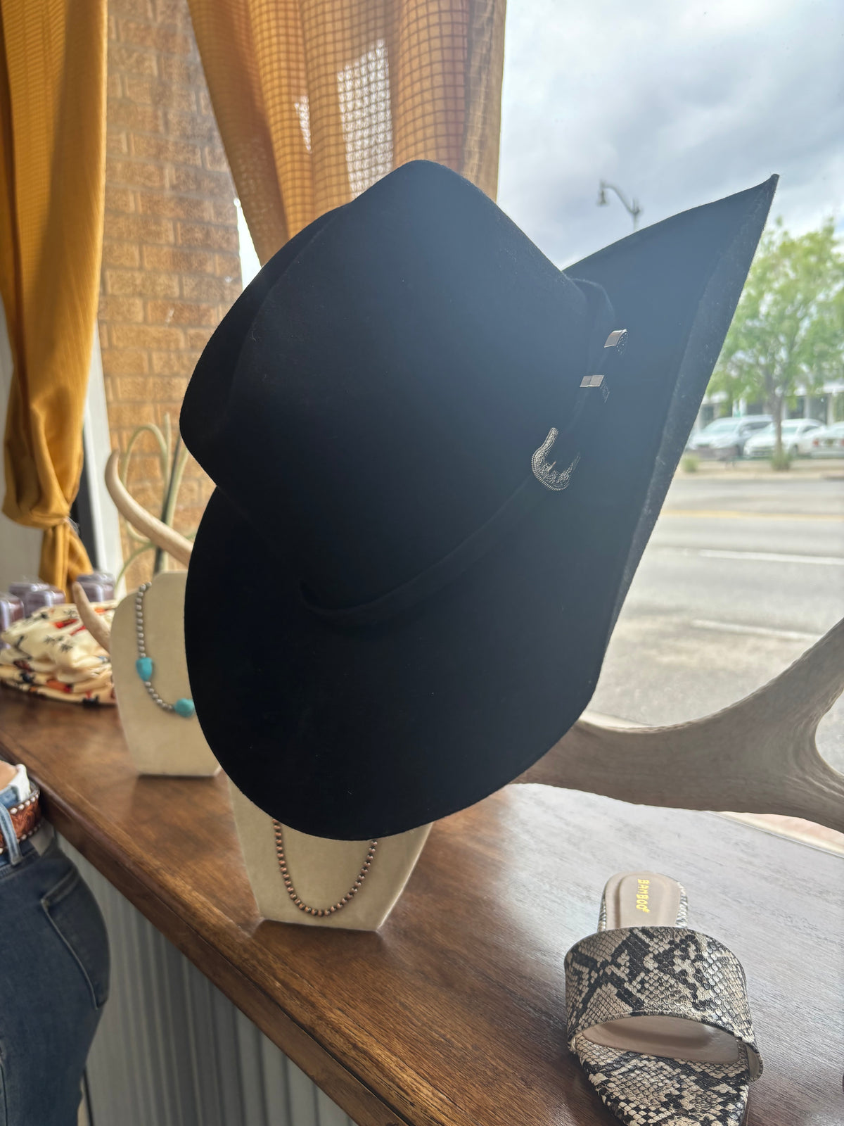 Black Felt Cowboy Hat
