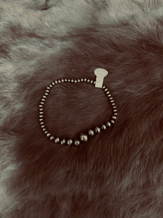 Graduated Pearl Bracelet