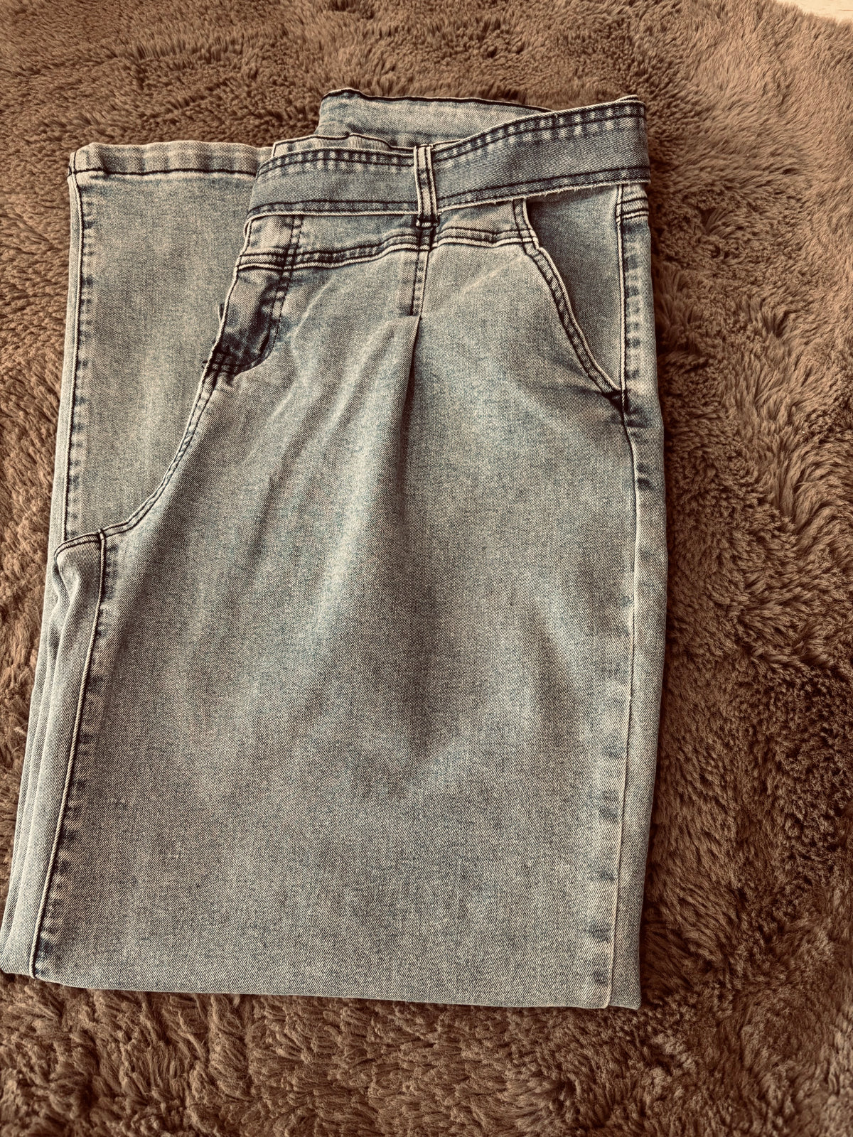 Bow tie jeans