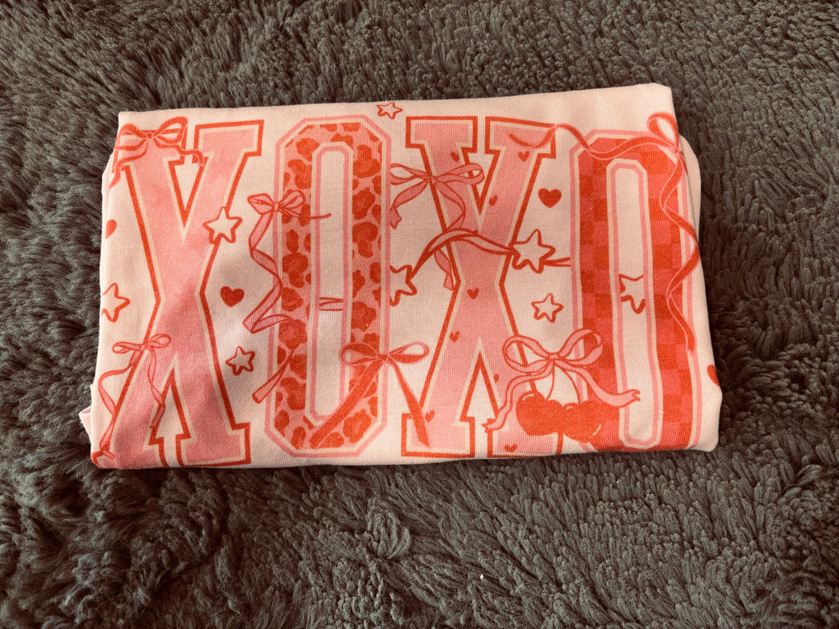 Xoxo (Gildan Tee)