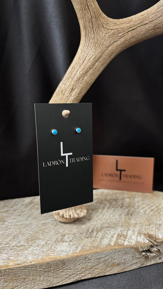 Ladròn mini turquoise studs