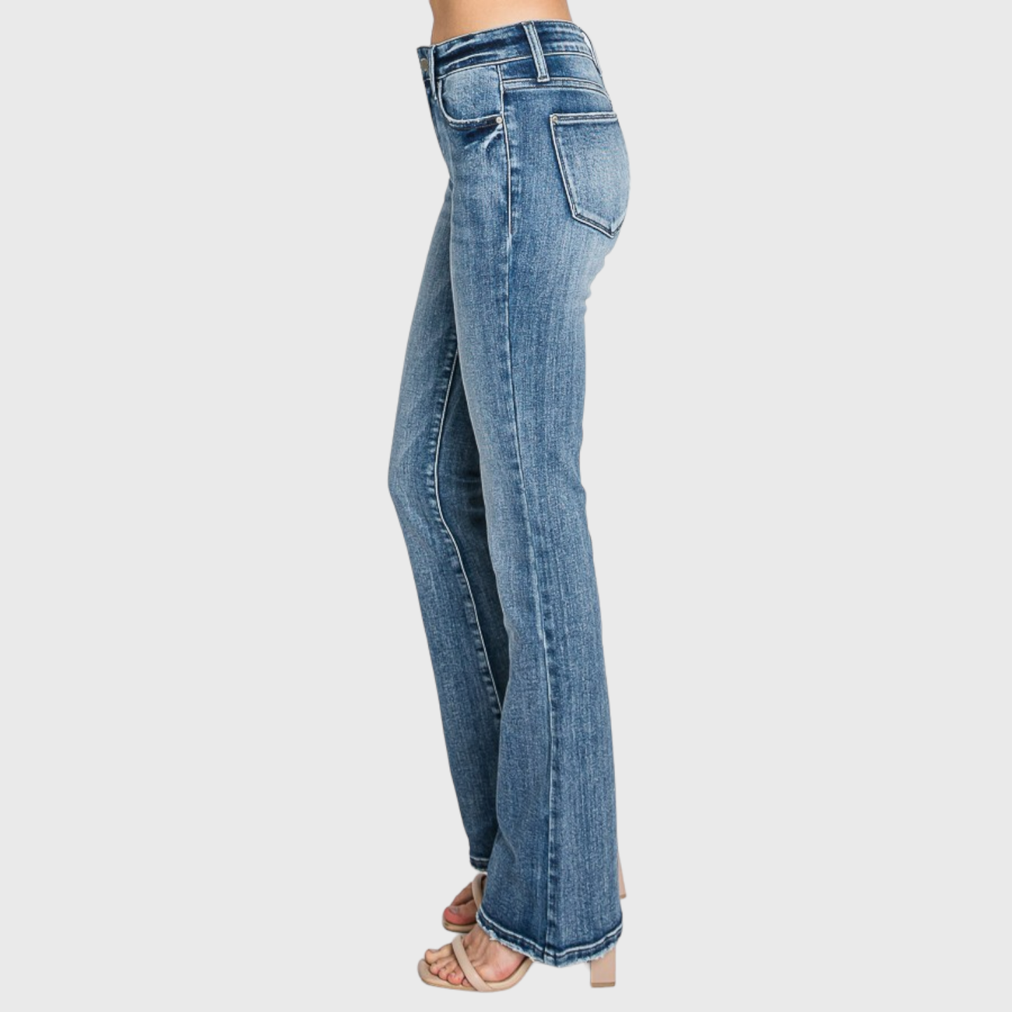 CLASSIC BOOTCUT JEANS
